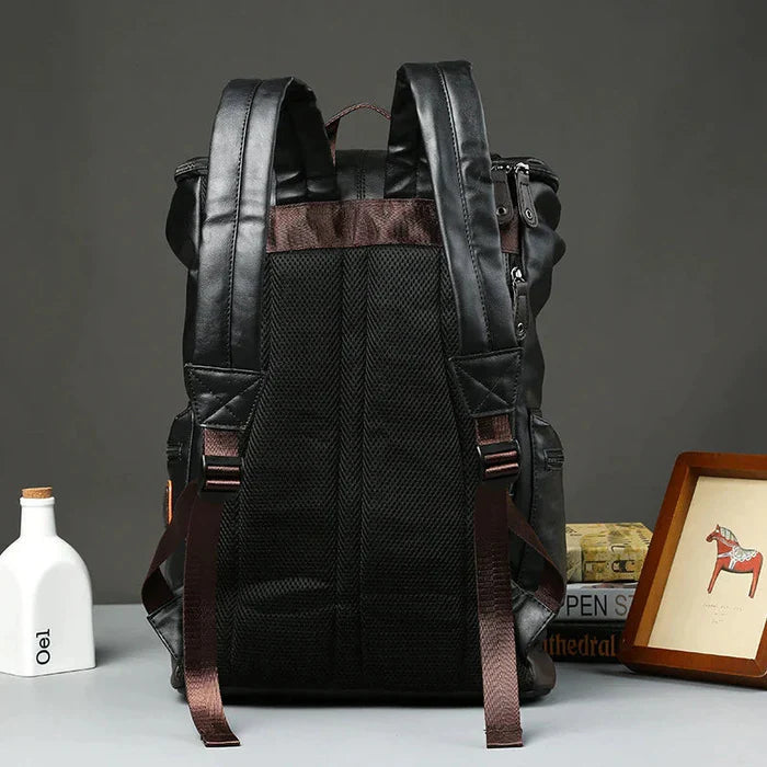 Mochila de Couro Masculina Montvani MV422