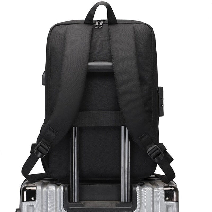 Mochila Executiva Montvani MV409 - Notebook 15`, Impermeável, Porta USB e Trava TSA
